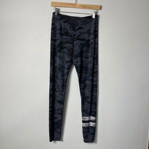 SUNDRY Stripes Camo Yoga Legging Size 1